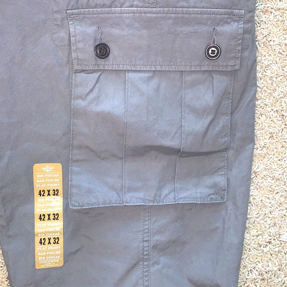 NEW⭐️DOCKERS⚓️Cargo Pants 42 X 32 Gray😎 - Picture 5 of 13